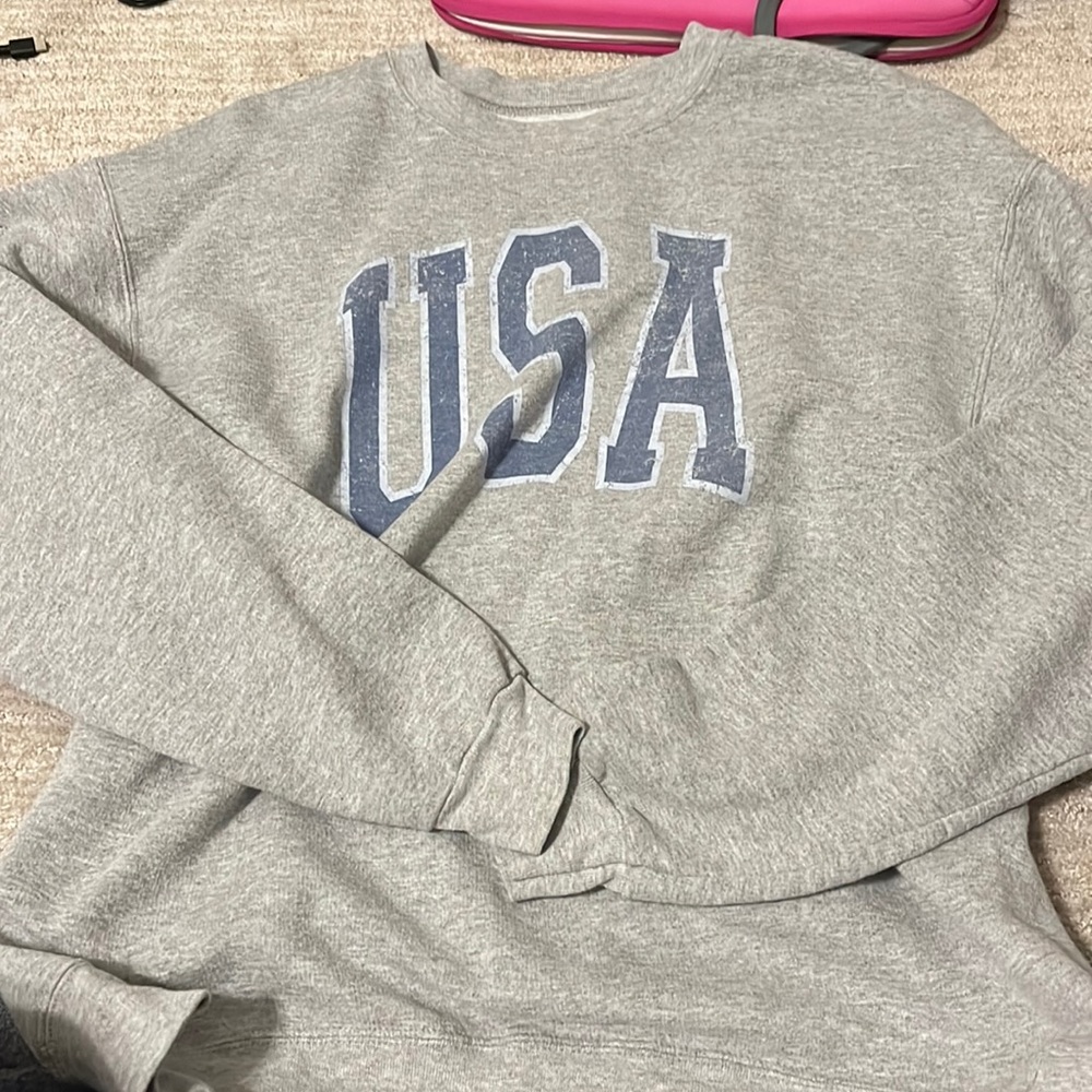 olivelynn usa crewneck